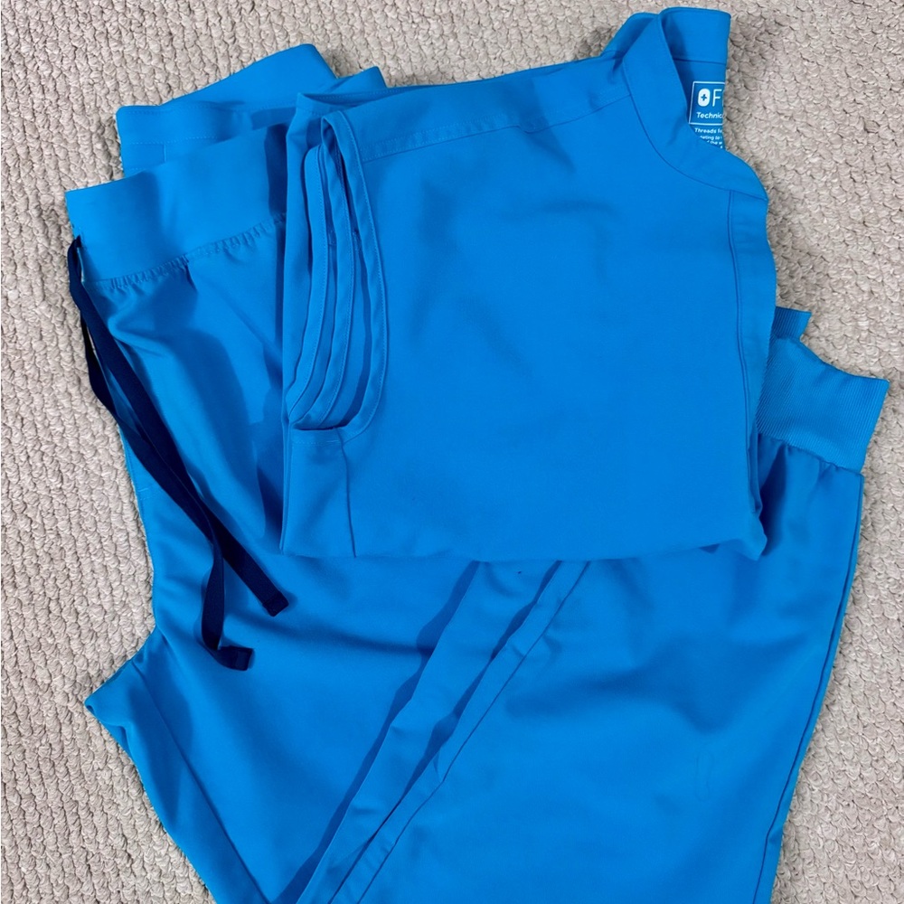 Teal Figs Scrub Set